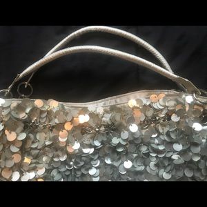 Shiny metallic textured hang bag